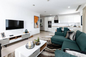 Incredible luxurious 2 bedroom space Available